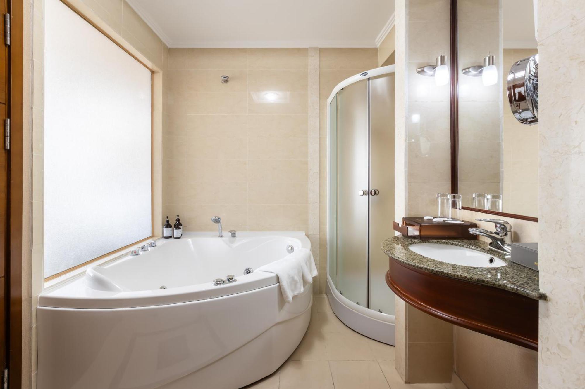 Regardal Hotel Almaty Extérieur photo
