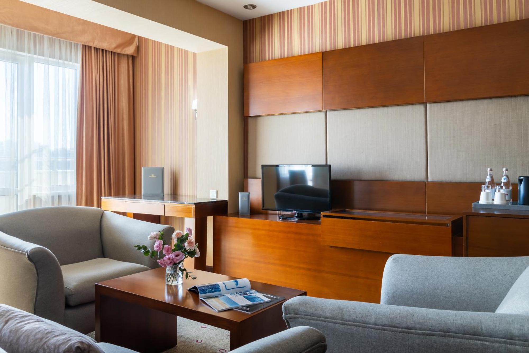 Regardal Hotel Almaty Extérieur photo
