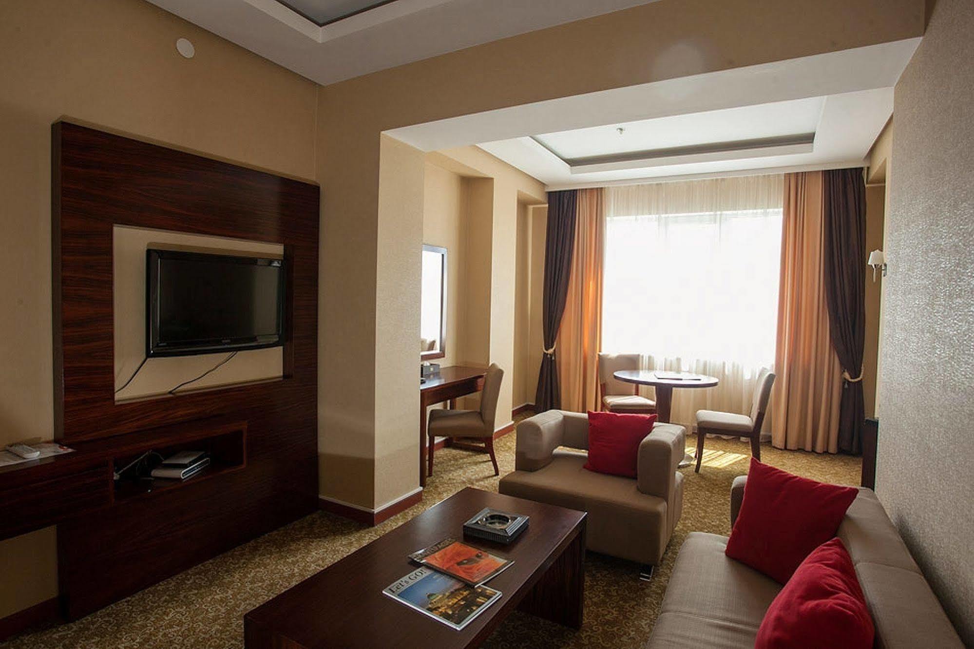 Regardal Hotel Almaty Extérieur photo
